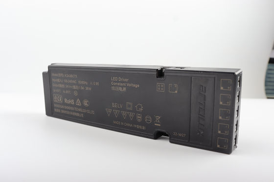 CTS 36W Multitech Çıkış Tipi Ultra İnce Sabit Voltajlı Güç Tedarikçisi 24V Değiştirme için LED Sürücü
